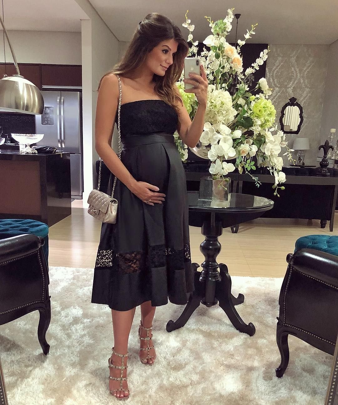 Вечерний образ для беременной девушки