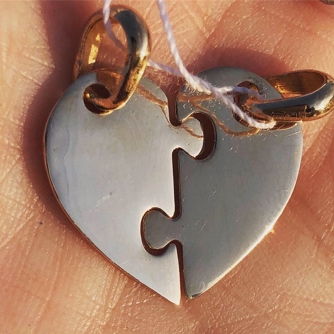Кулоны на двоих сердце пазл