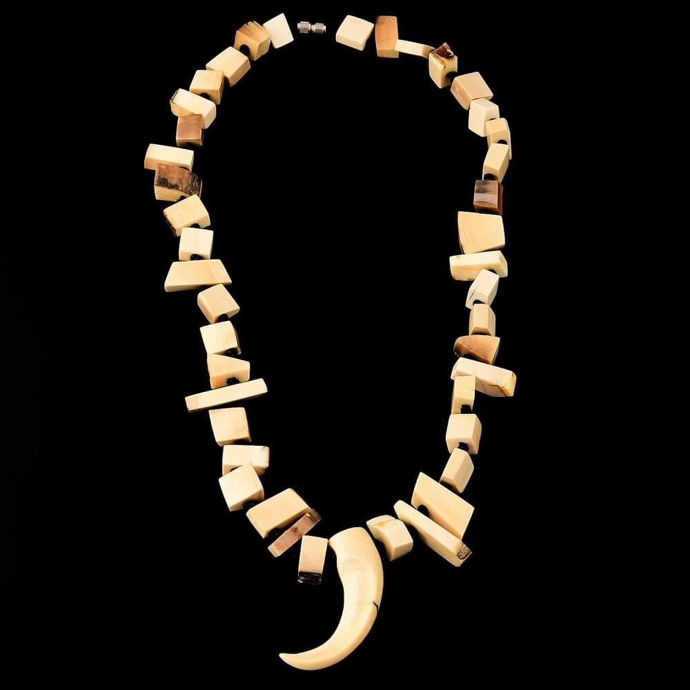 Украшения из бивня мамонта