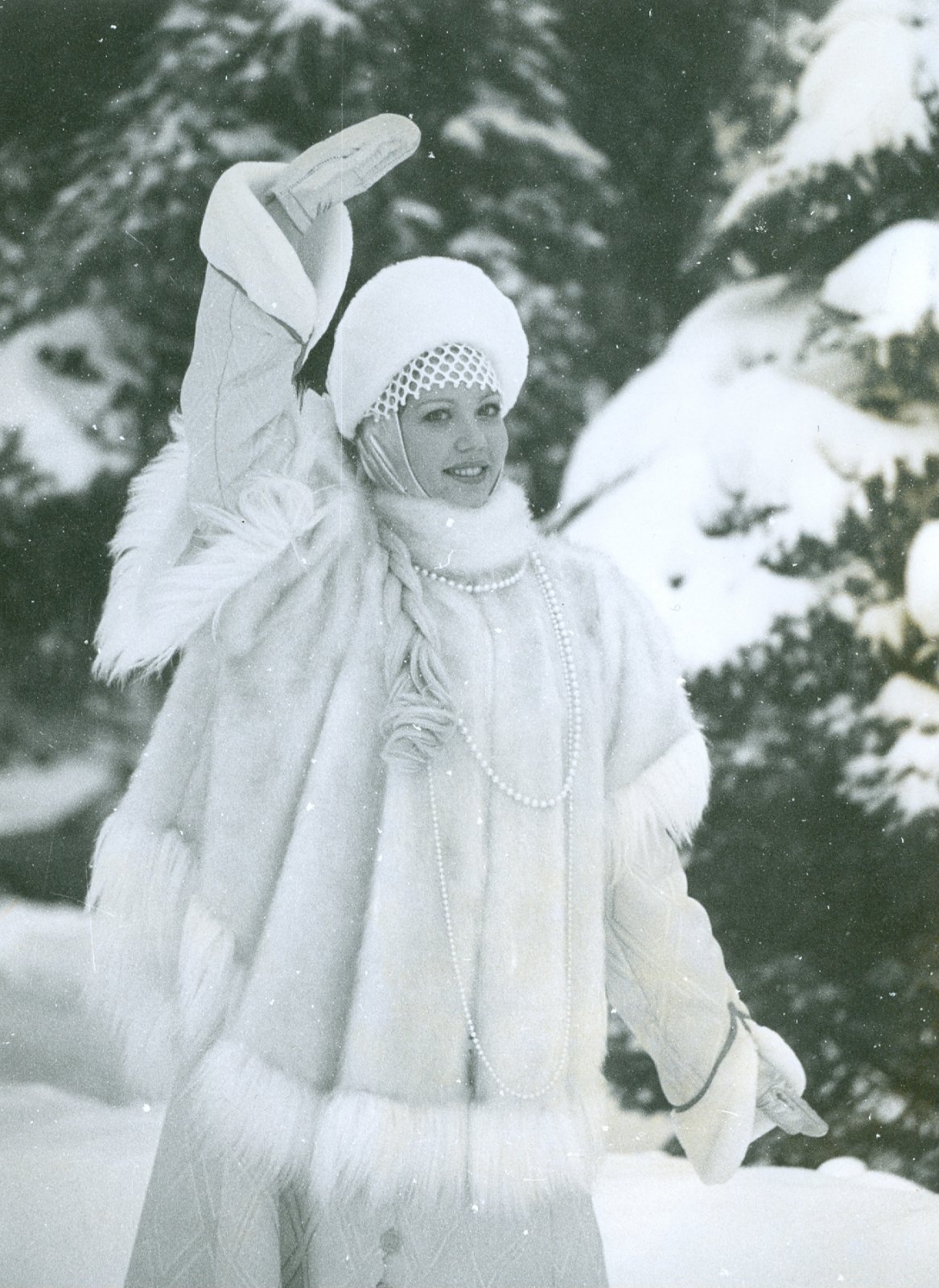 Юлия Александрова елки Снегурочка