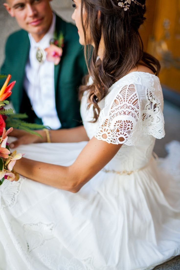 Свадебное платье с кедами