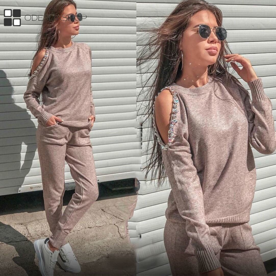 Стильные комбинированные спортивные костюмы женские