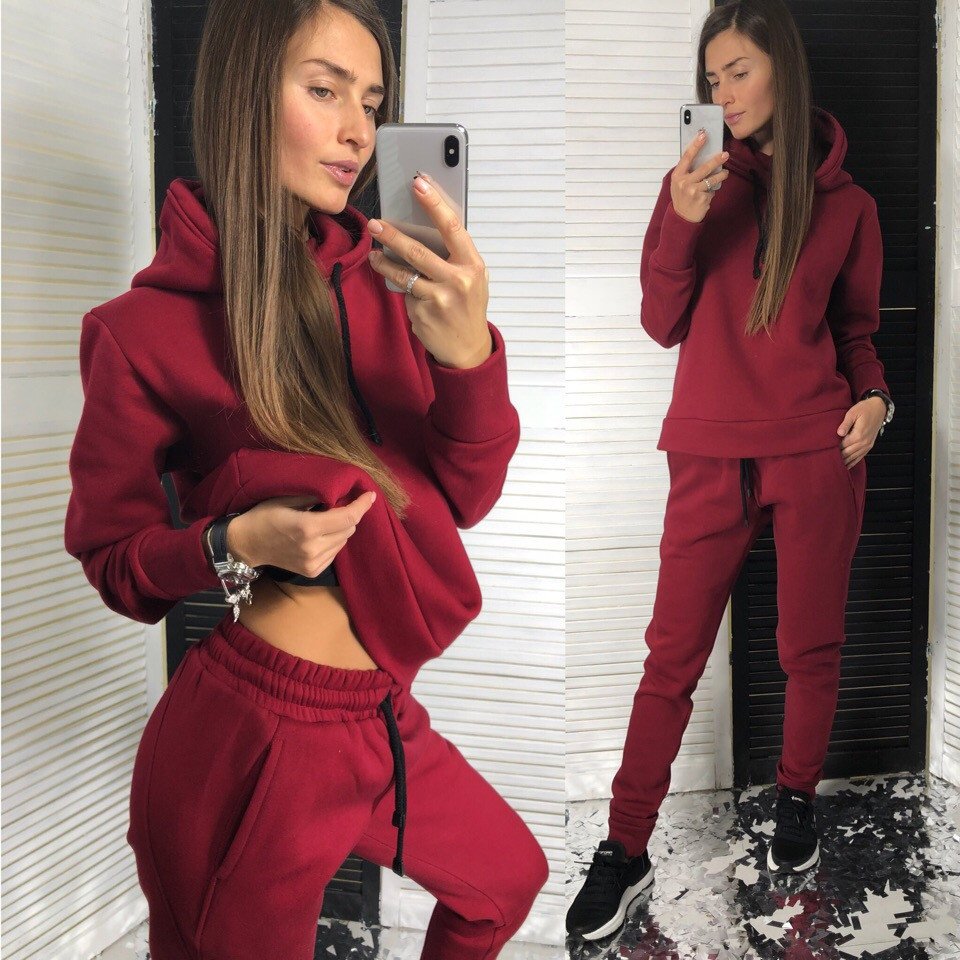 Спортивный костюм женский