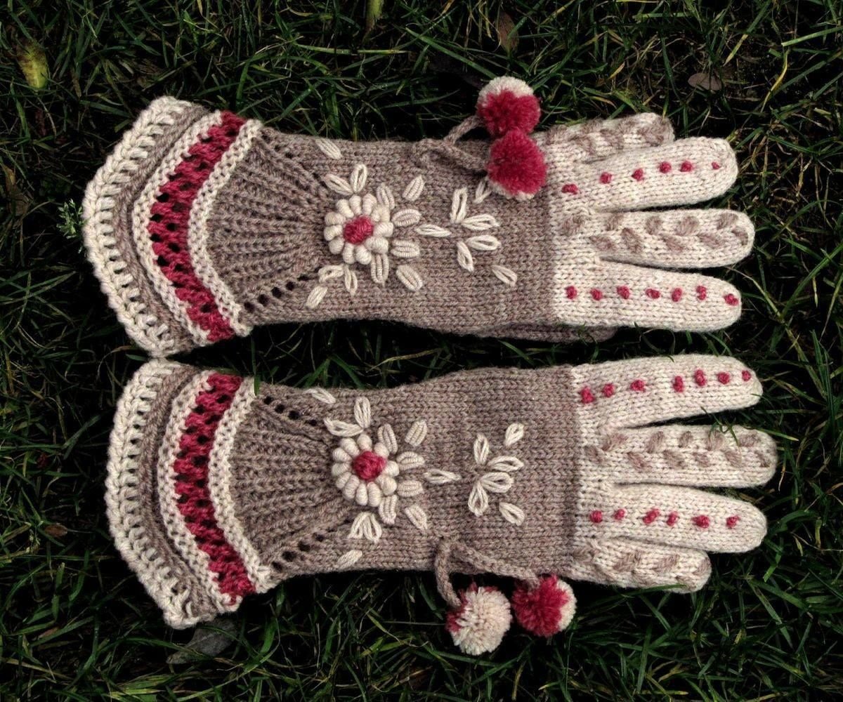 Необычные вязаные перчатки