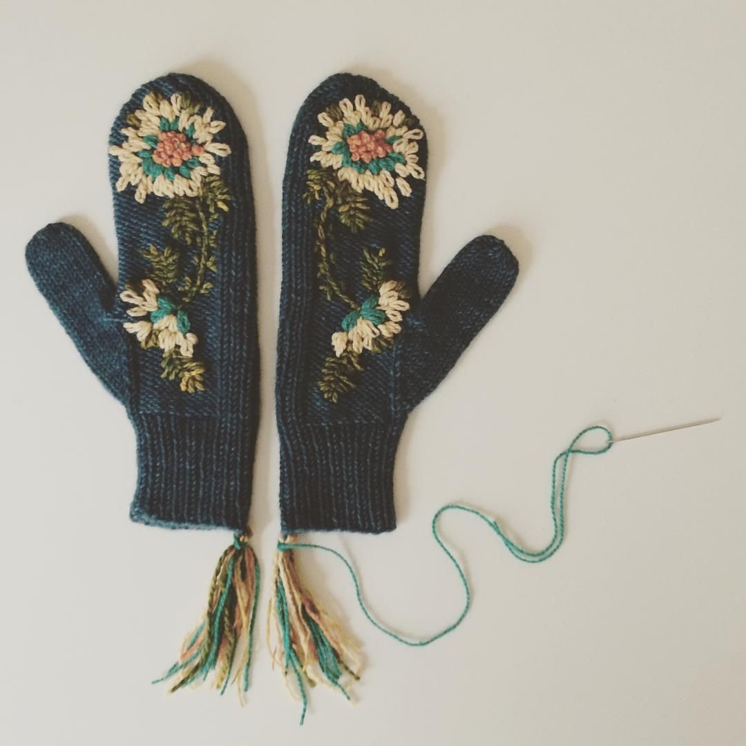 Варежки с одуванчиками