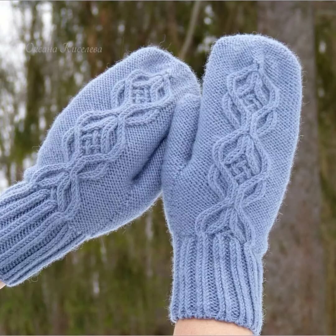 Вязаные варежки