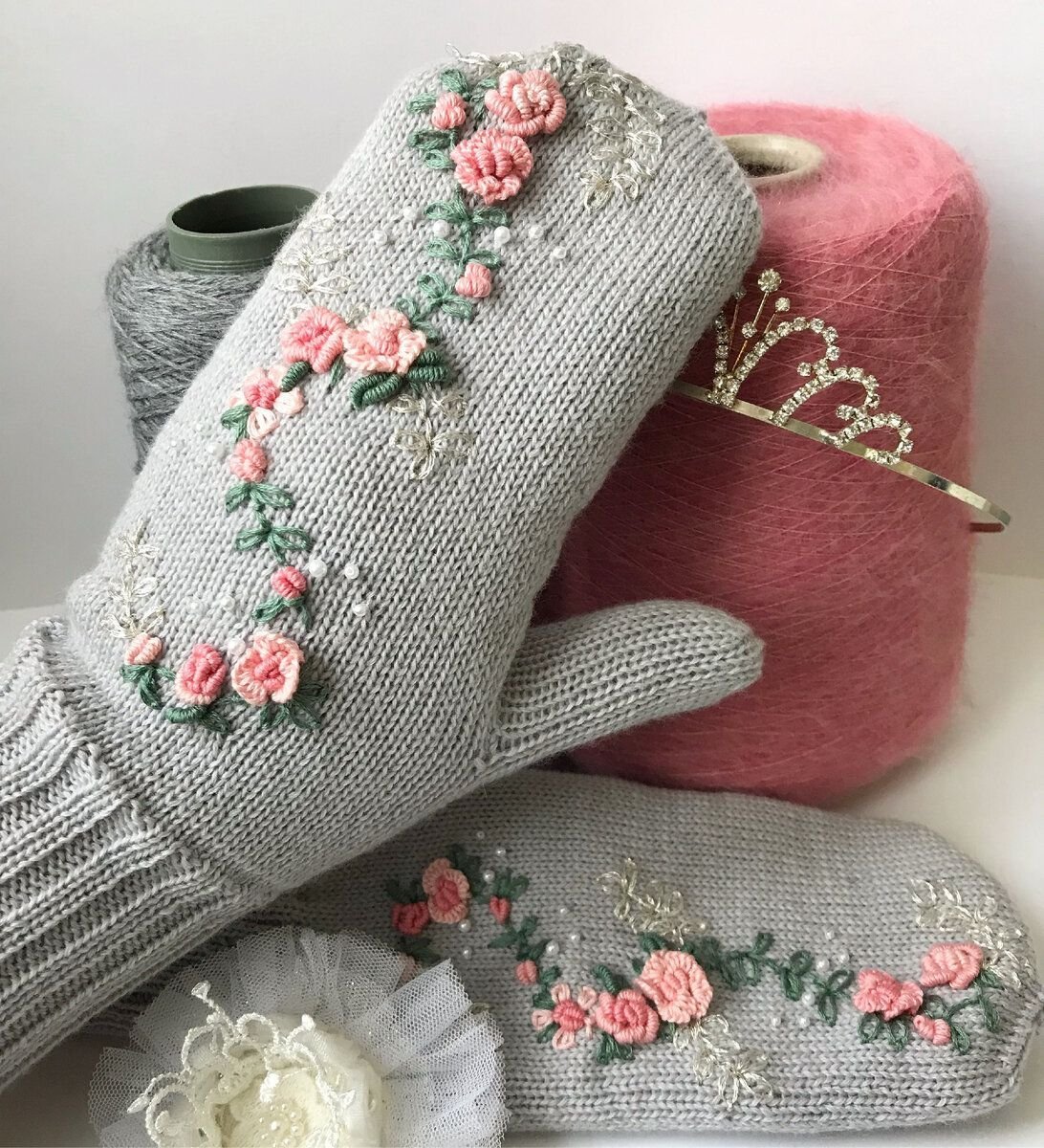 Варежки с вышивкой