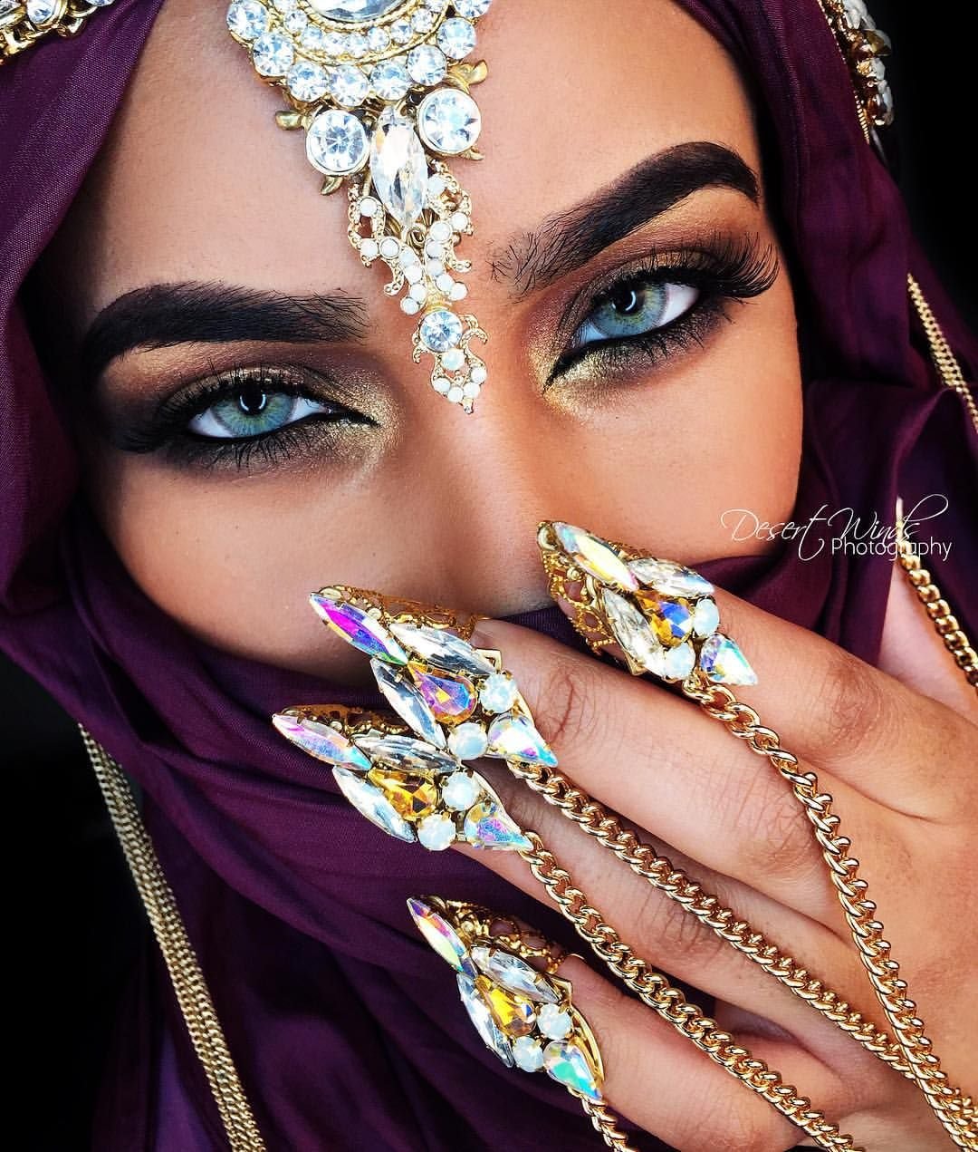 Брови арабских женщин