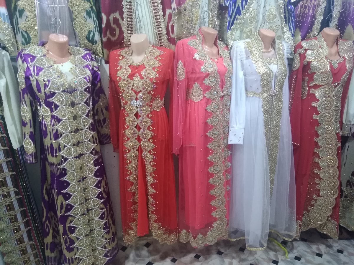 Украшения платья таджикский