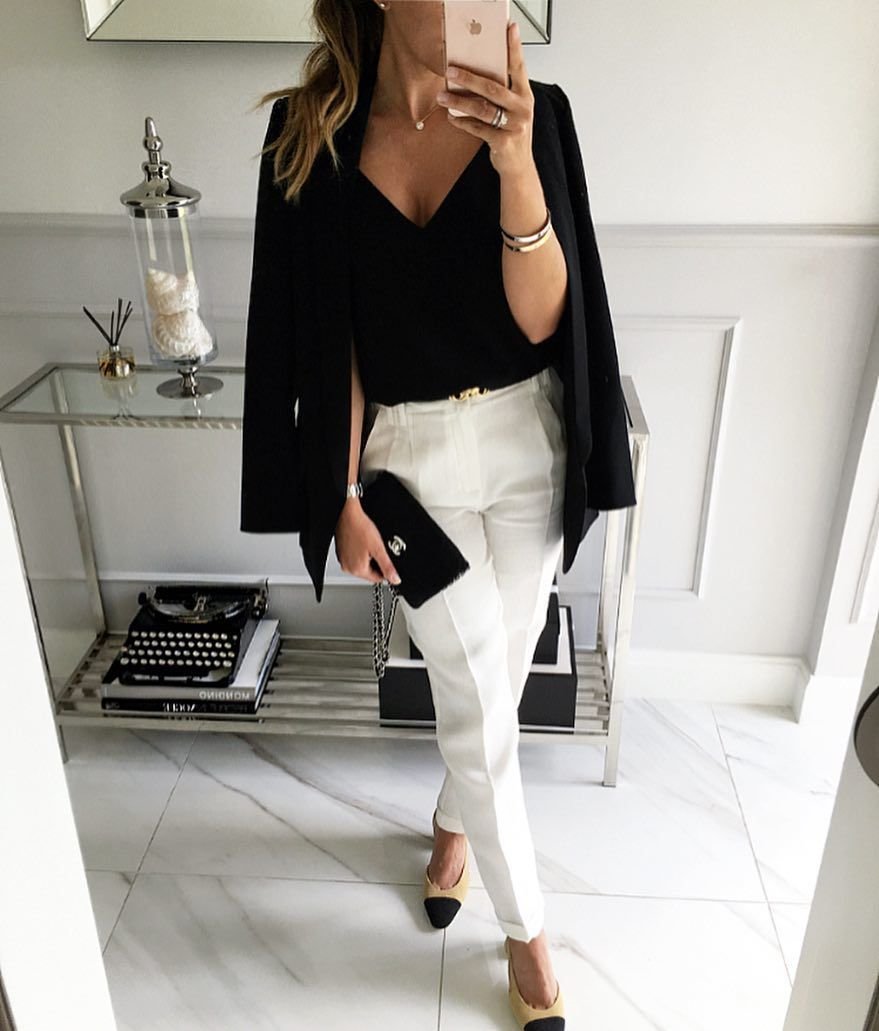 Черный комбинезон с красными туфлями