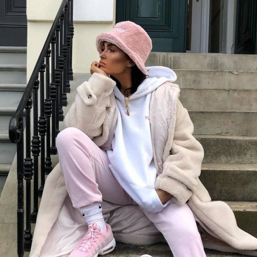 Стильный спортивный образ