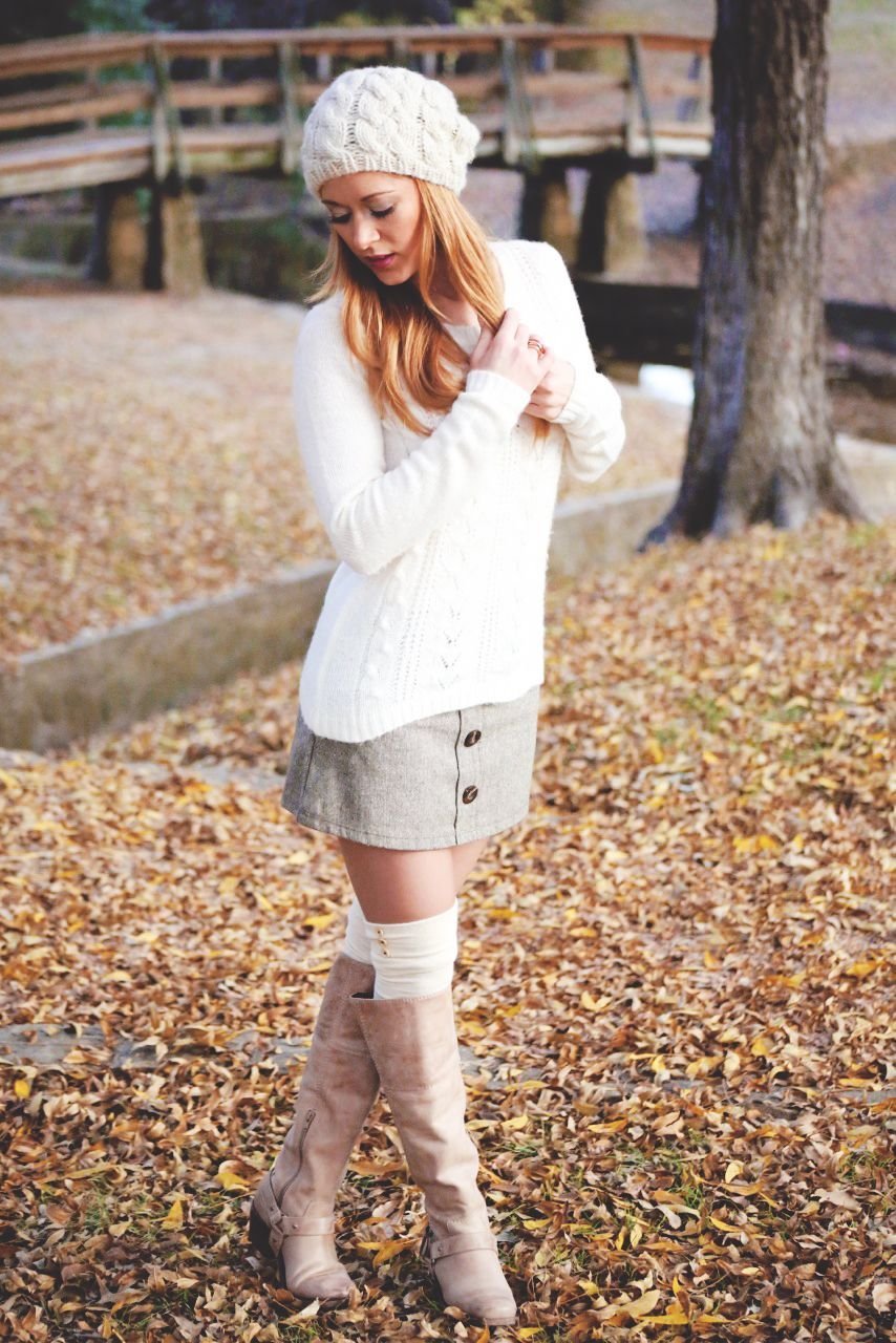 Образ с белыми гольфами