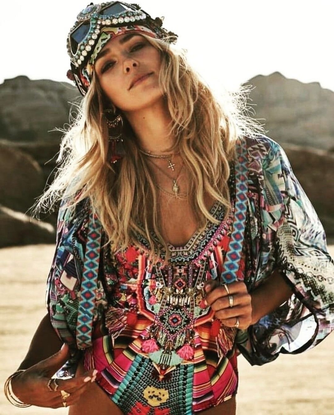 Хиппи девушка блондинка