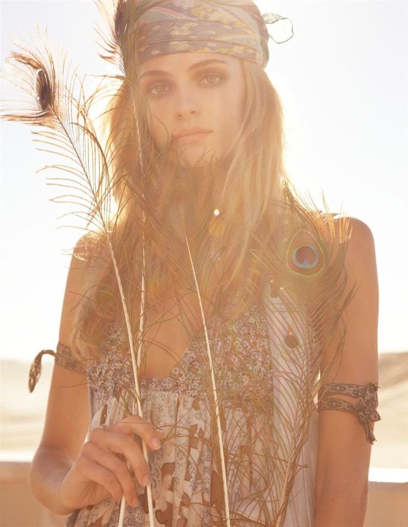 Семья с младенцем в стиле хиппи