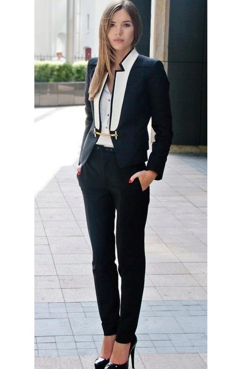 Стильная одежда для девушек