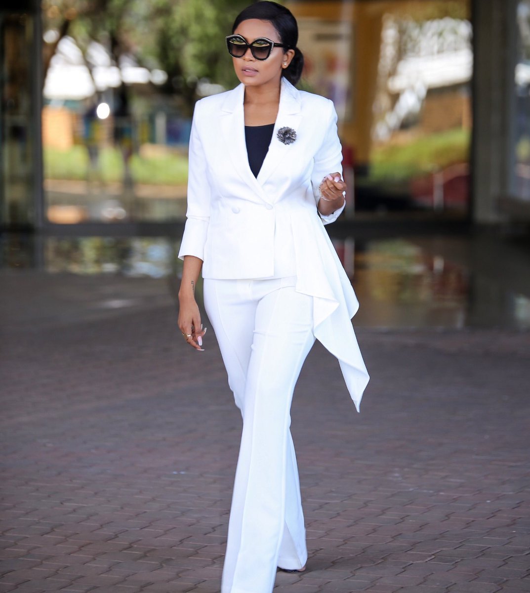 Образ в черном цвете