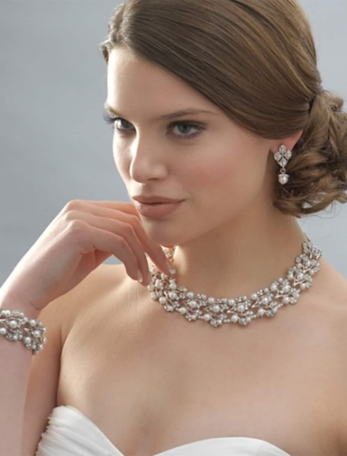 Туфли к бежевому платью