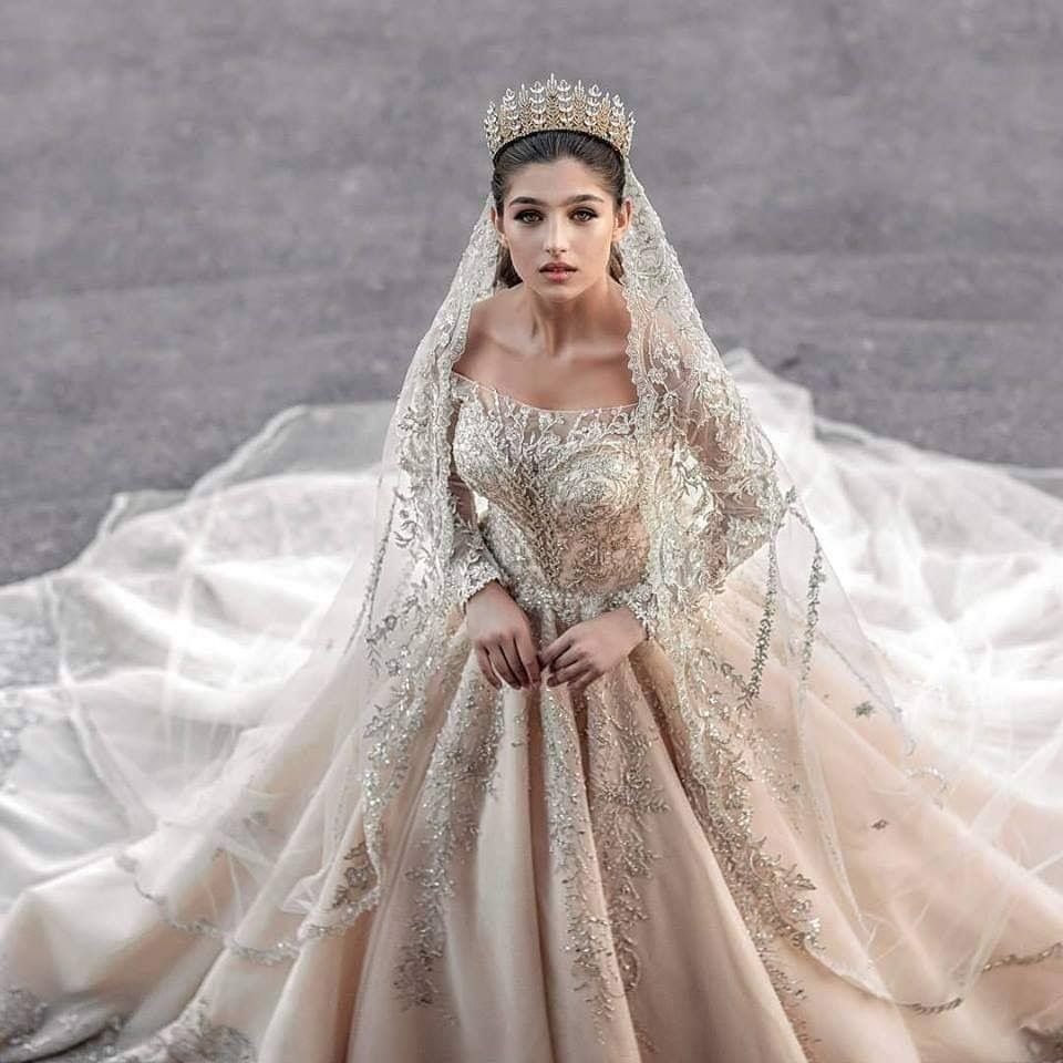 Средневековое свадебное платье