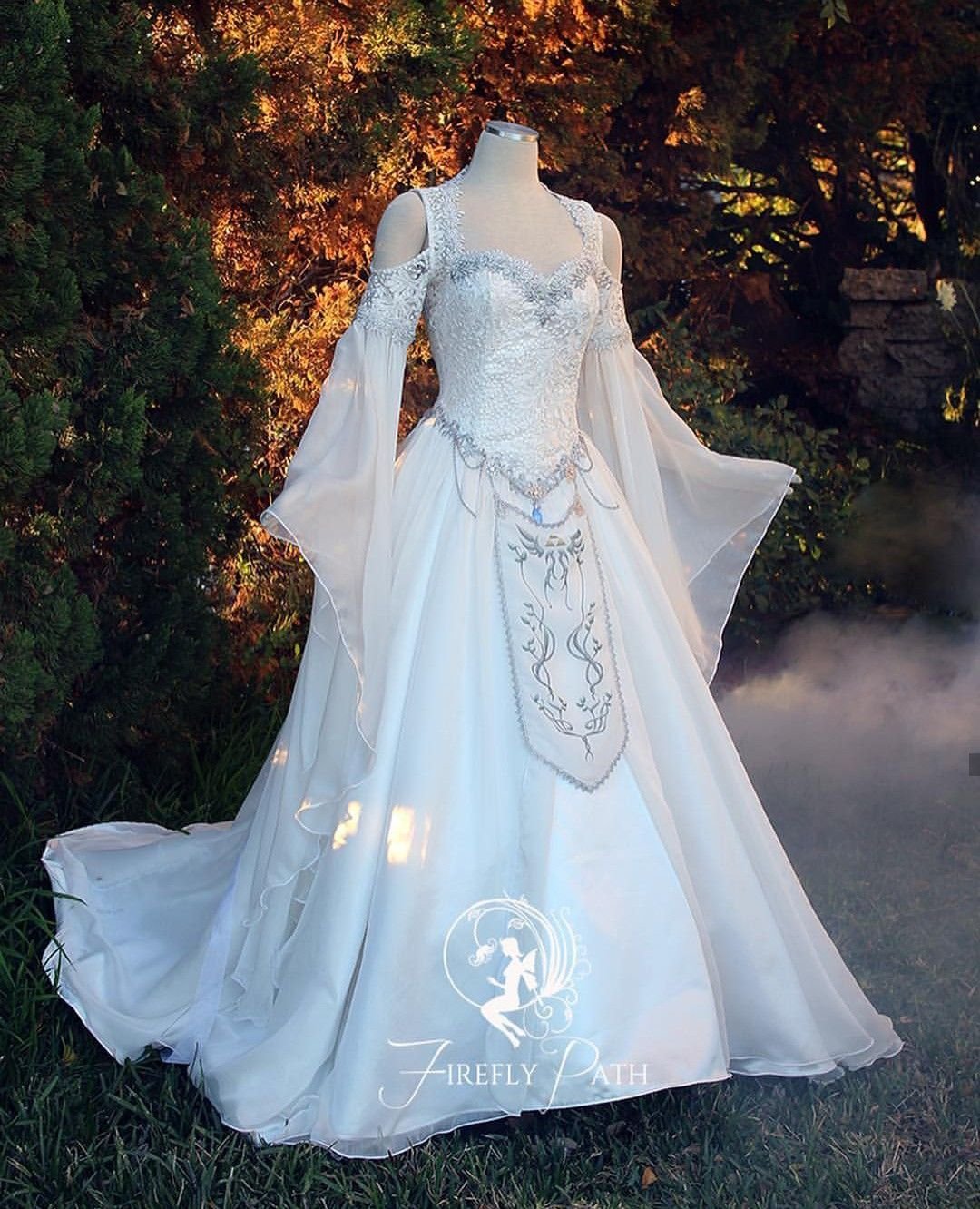 Свадебное платье в эльфийском стиле
