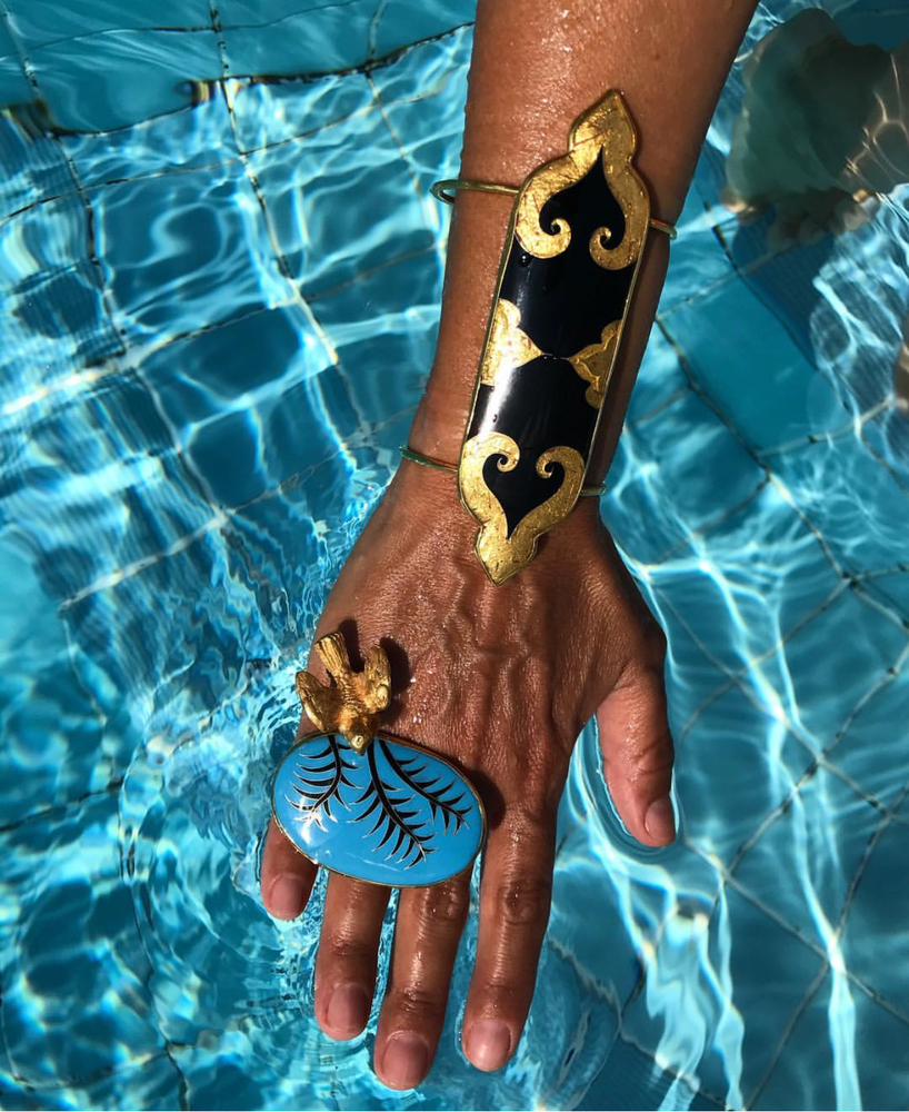 Национальные украшения