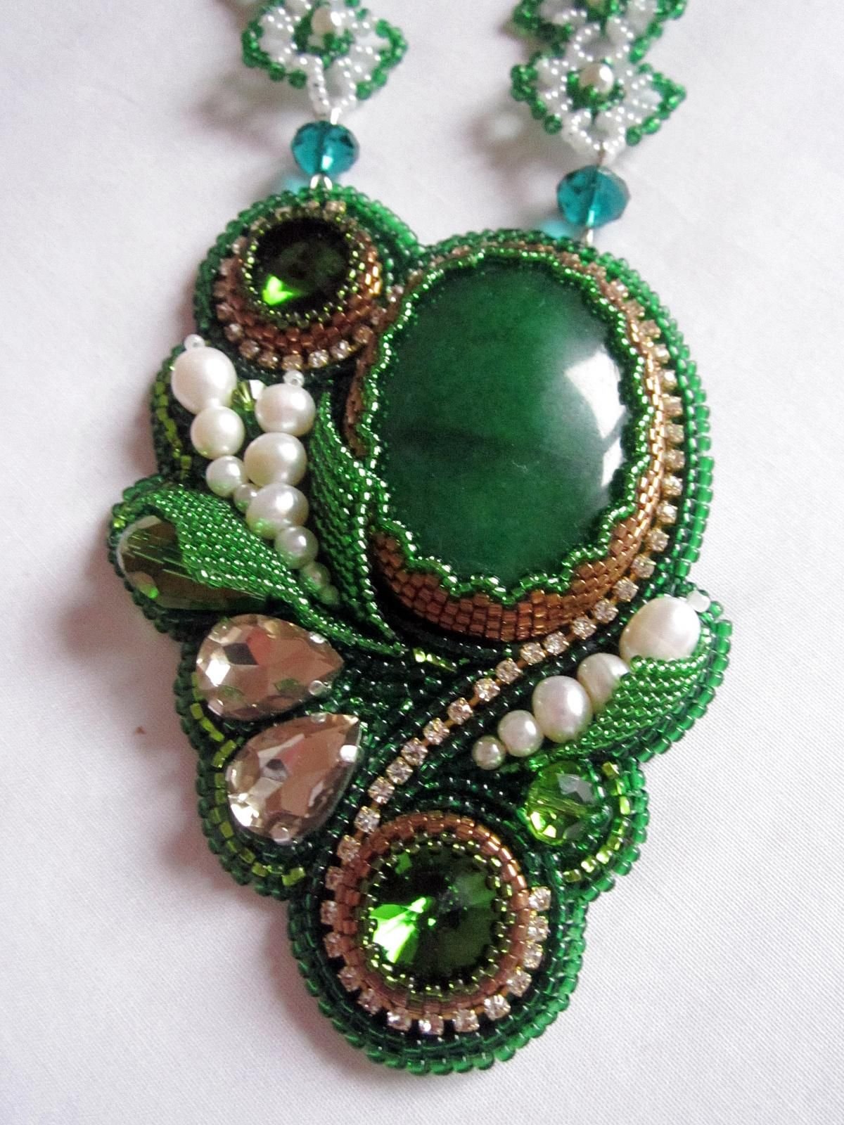 Украшения вышитые бисером