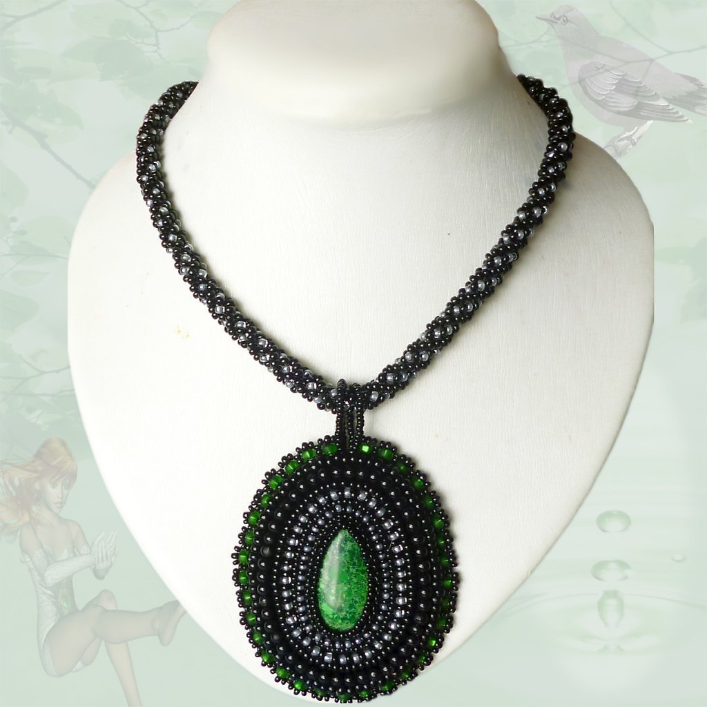 Подвески колье из бисера