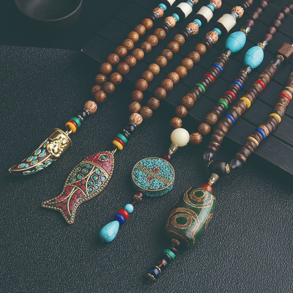 Изделия из деревянных бусин