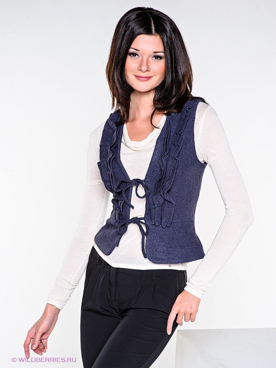 Жилетка женская вязаная
