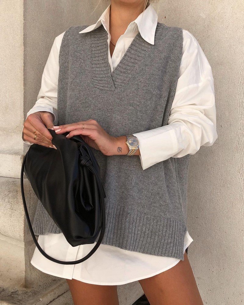 Длинный вязаный жилет