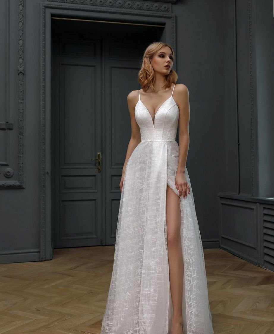 Бандажное платье 2020 миди