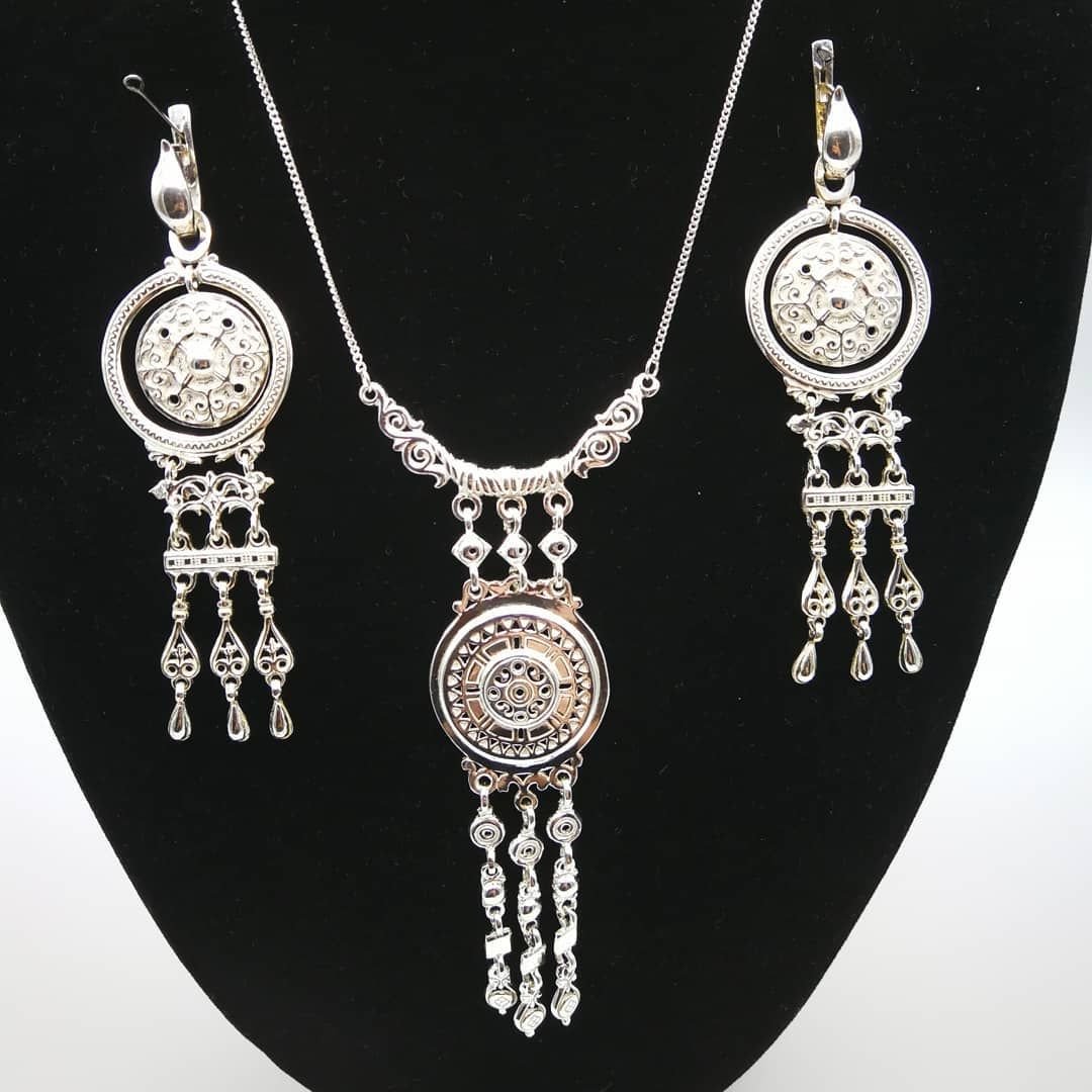 Якутские украшения стерхи