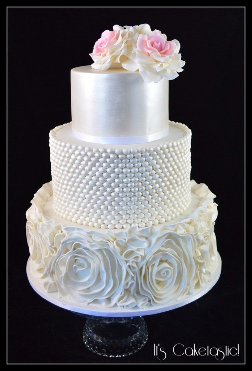 Свадебный торт трехъярусный 2020