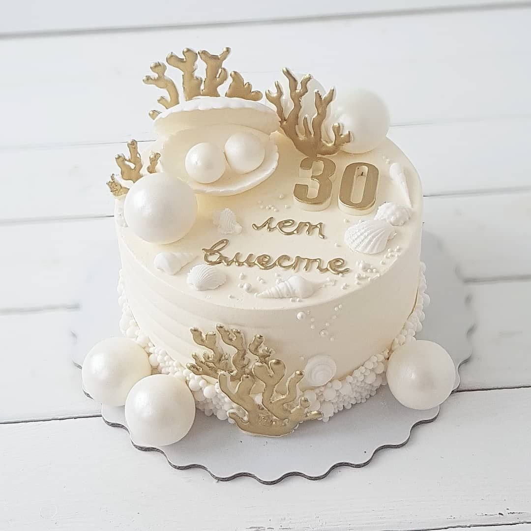 Свадебные торты с бусами