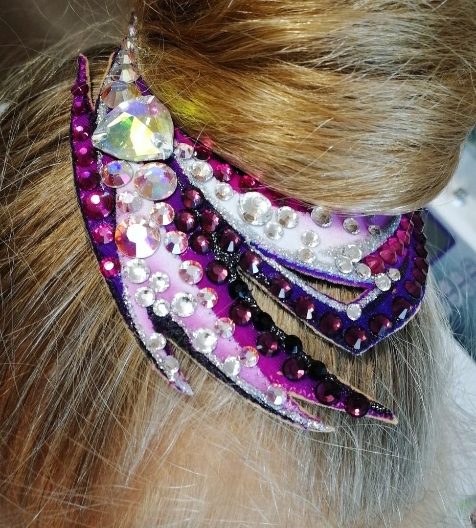 Украшение на пучок для художественной гимнастики