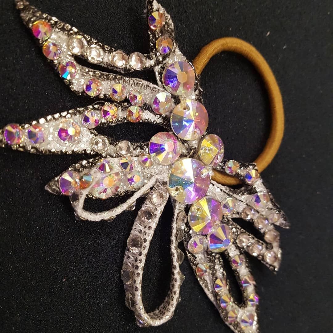 Украшения для волос гимнастика