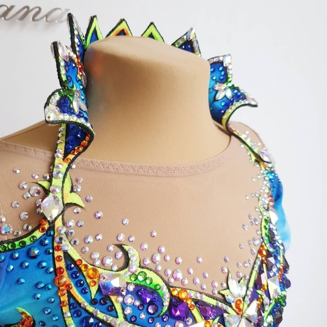 Украшение на пучок для художественной гимнастики