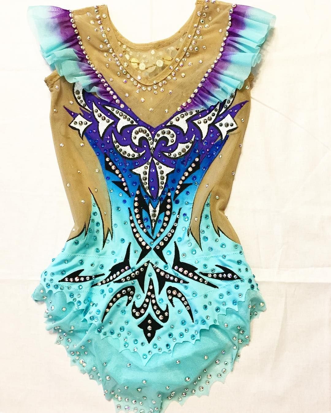 Украшение на пучок для художественной гимнастики