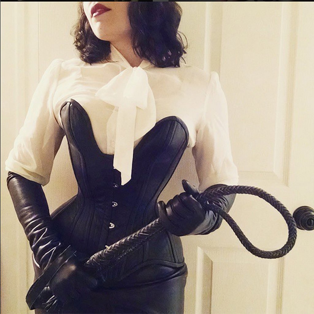 Фотосессия в перчатках