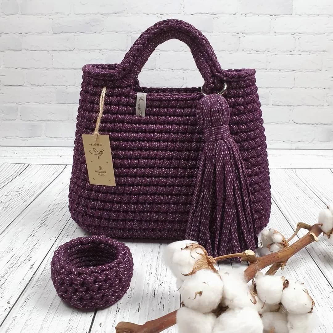 Фиолетовые вязаные вещи