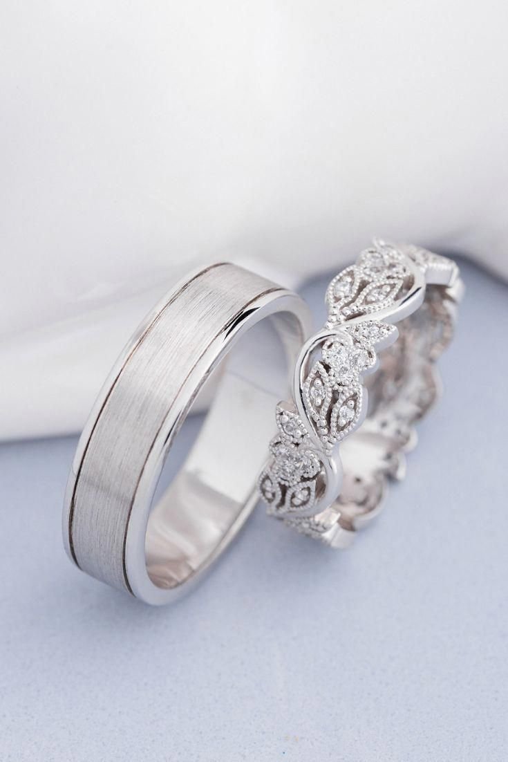 Кольца обручальные черное и белое