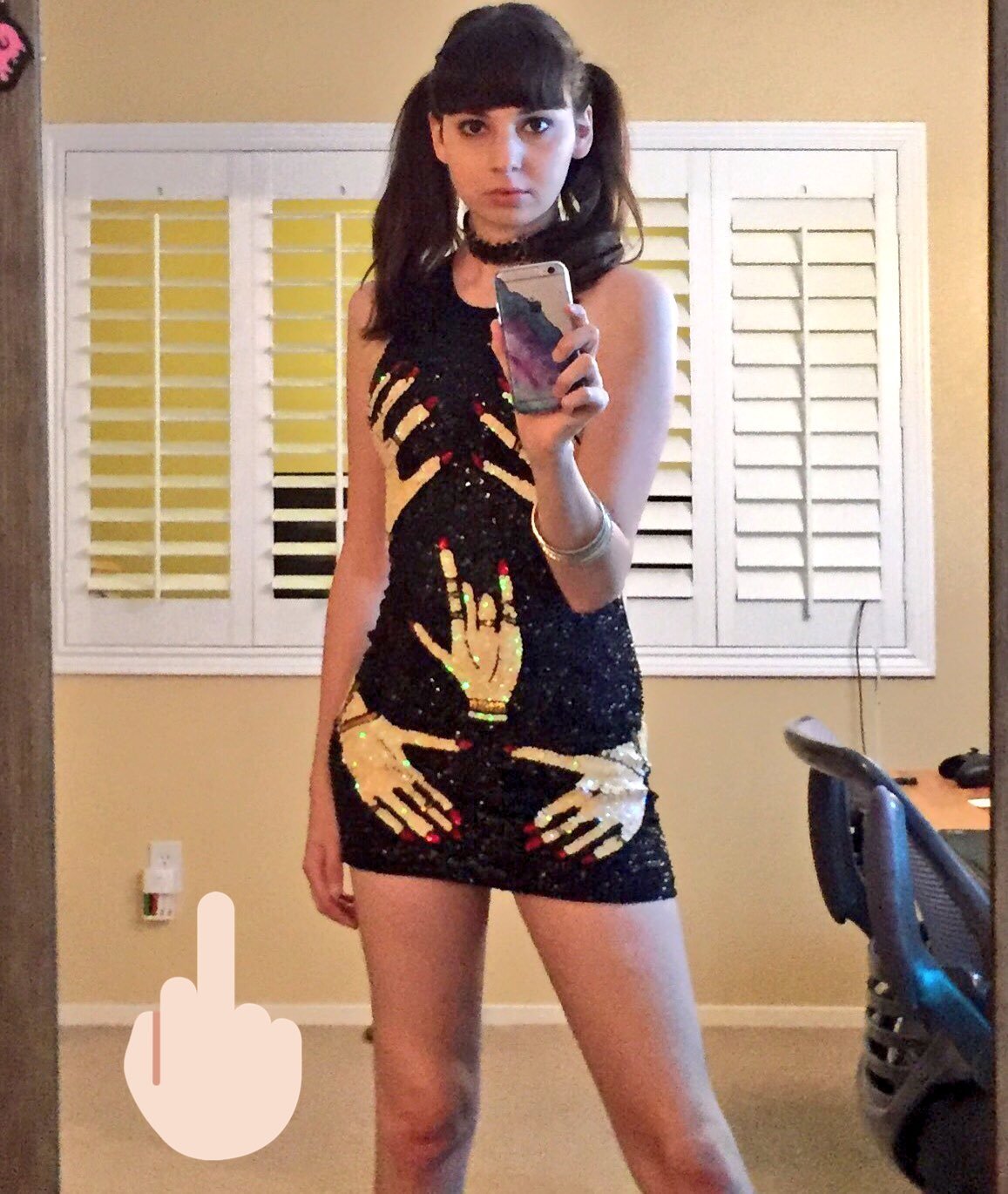 Странно одетые люди