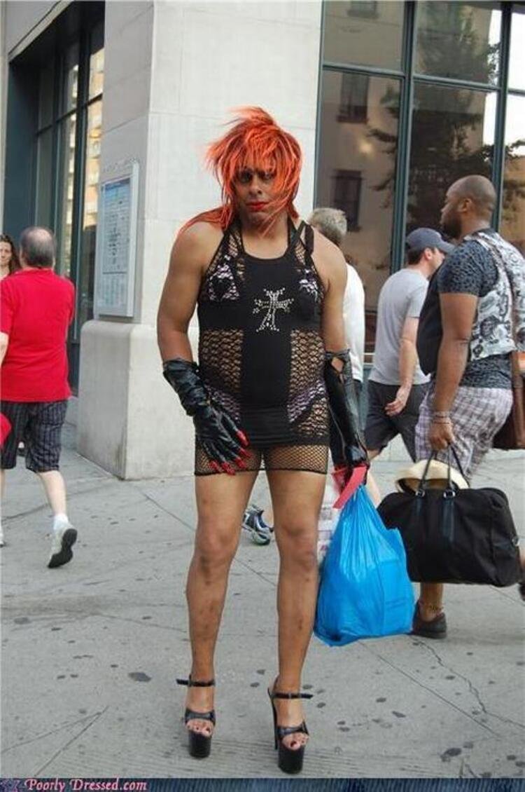 Переодетый в женское платье