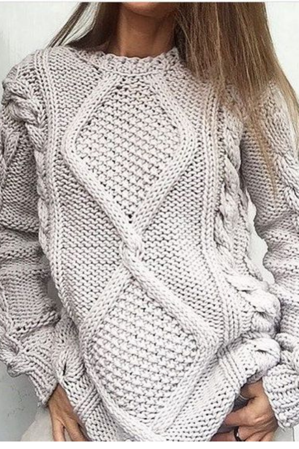 Модные женские свитера ручной вязки