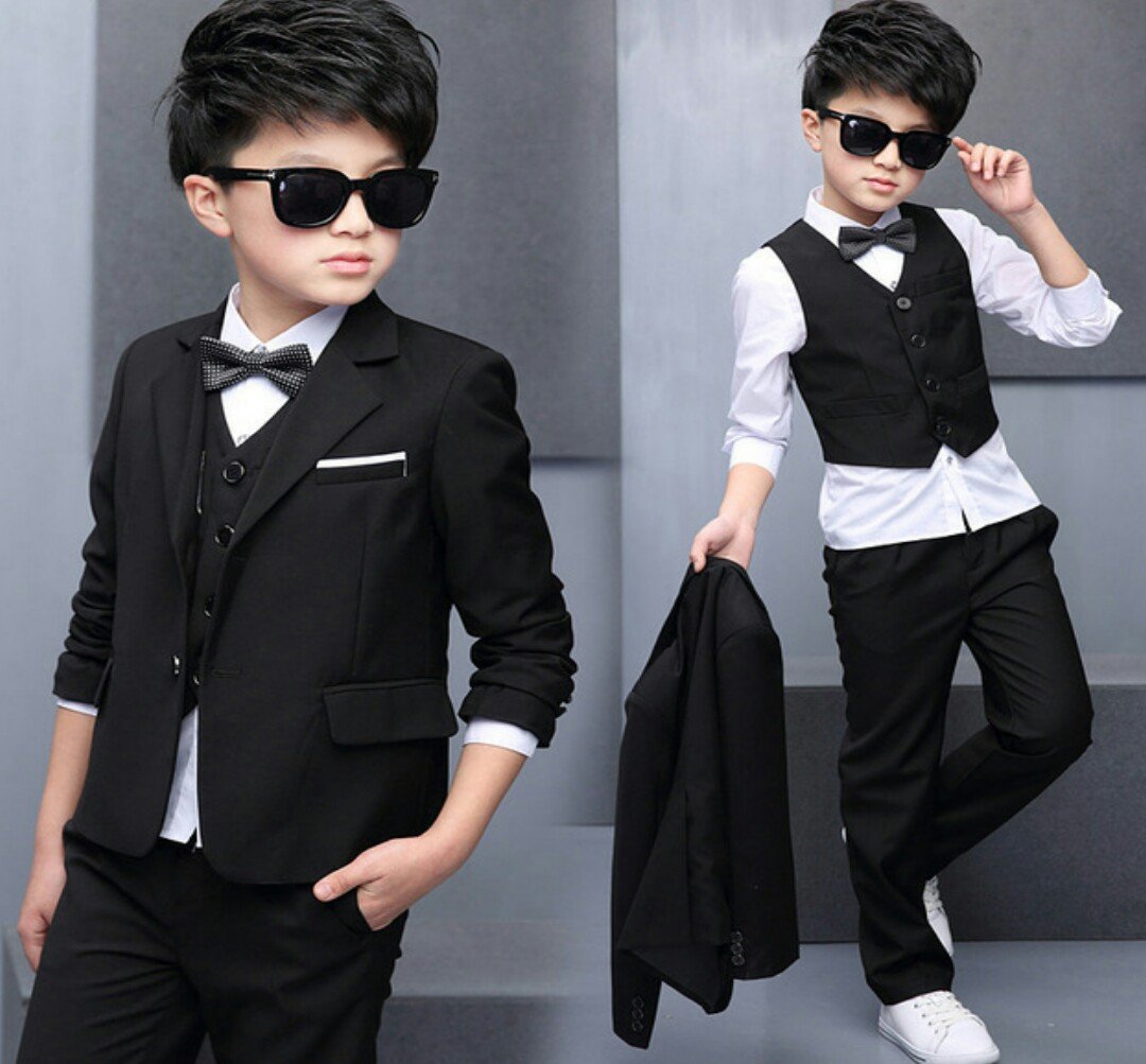 Строгий костюм для мальчика