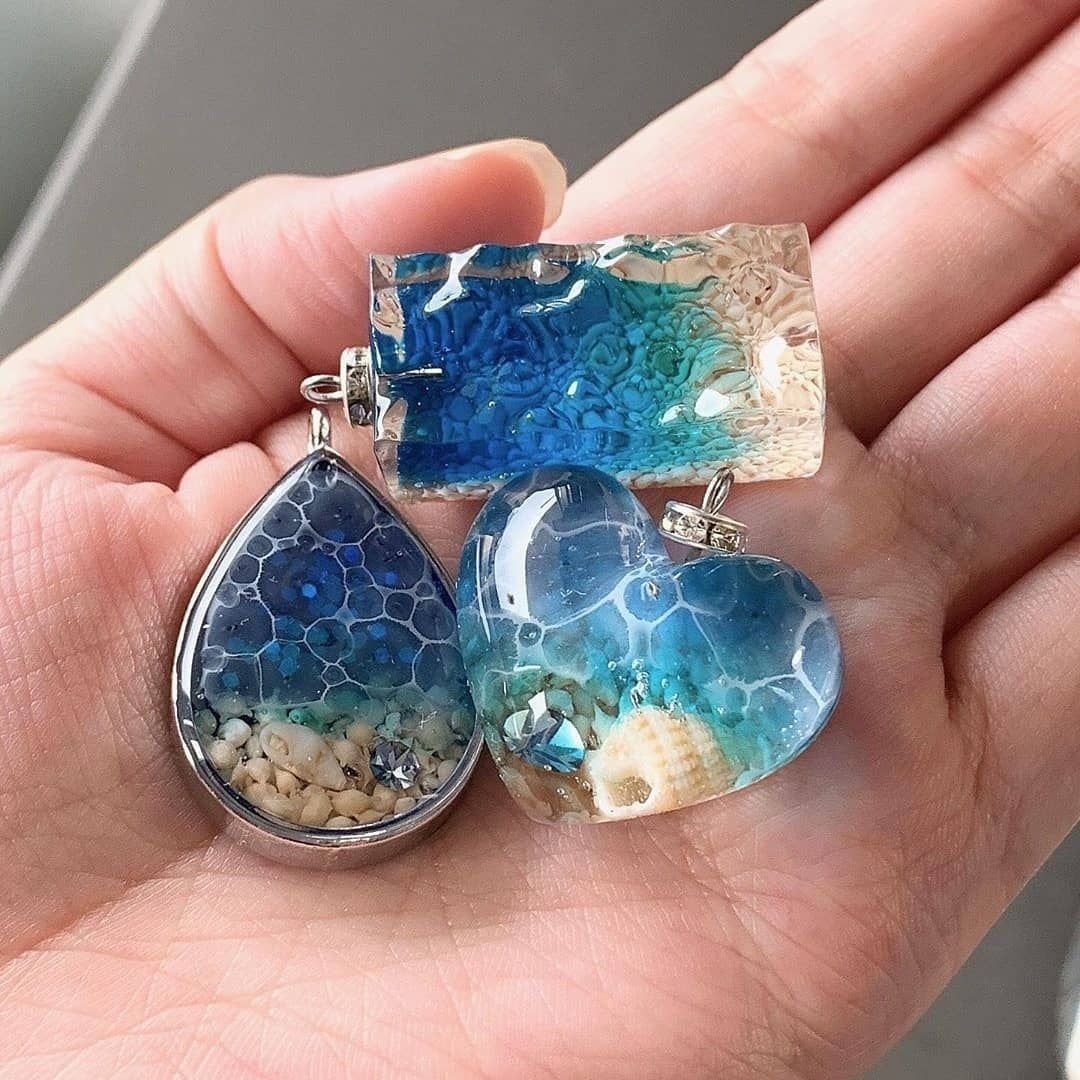 Сердце из дерева и смолы