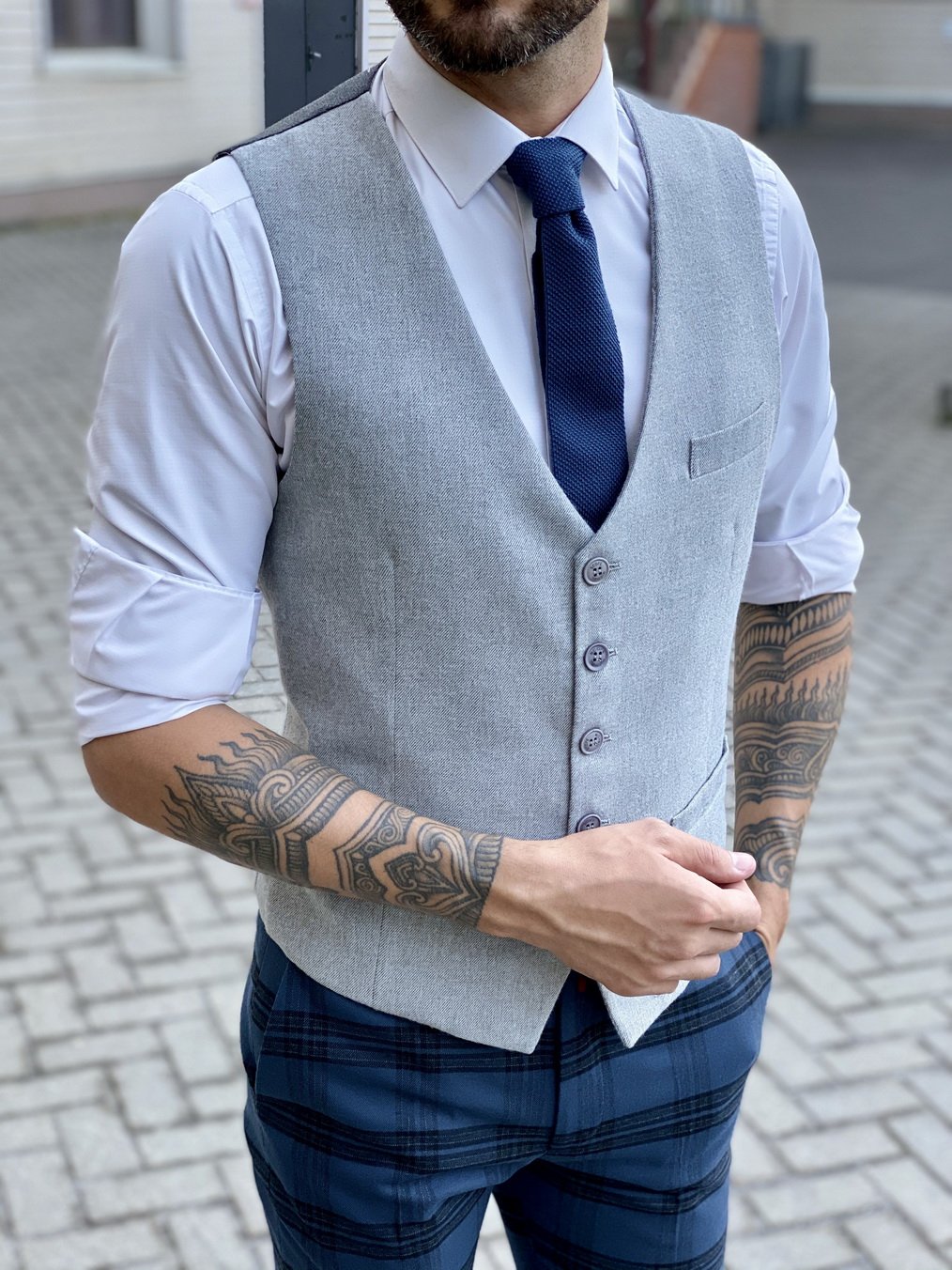 Серая жилетка мужская