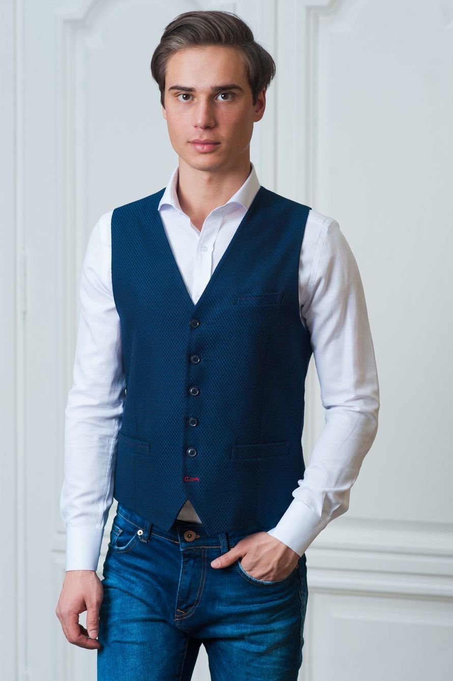 Мужской образ с жилеткой