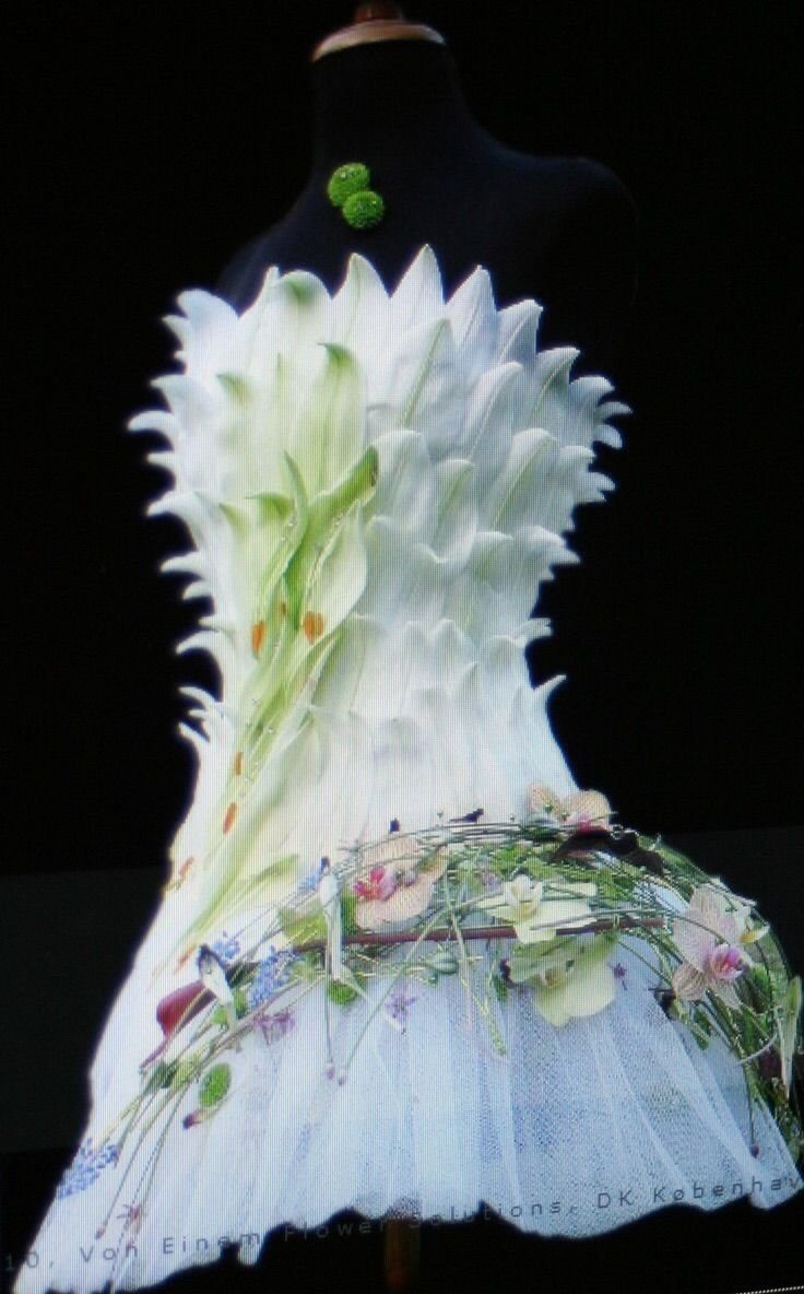 Платье из флористической сетки