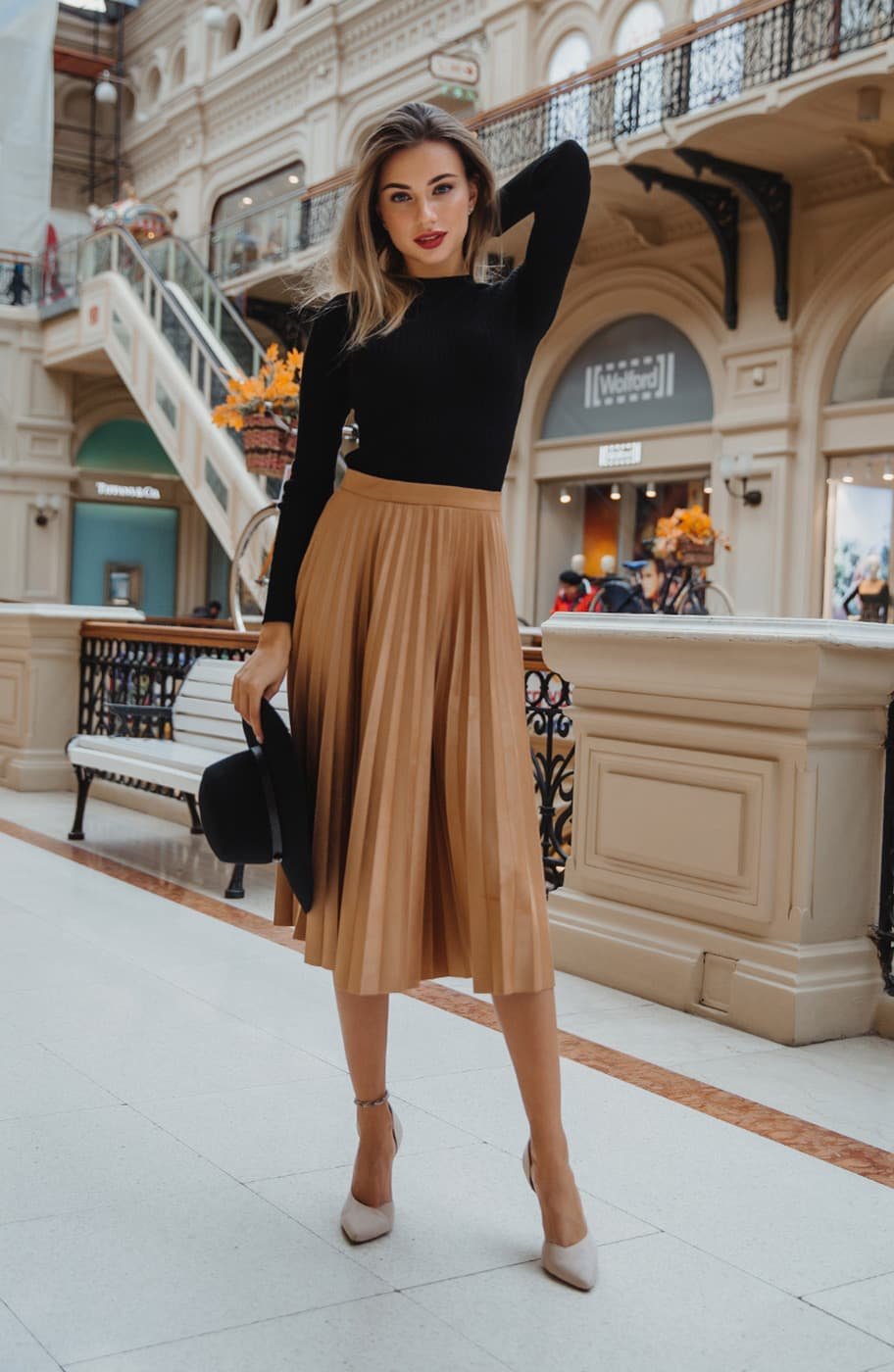 Образы с юбкой плиссе