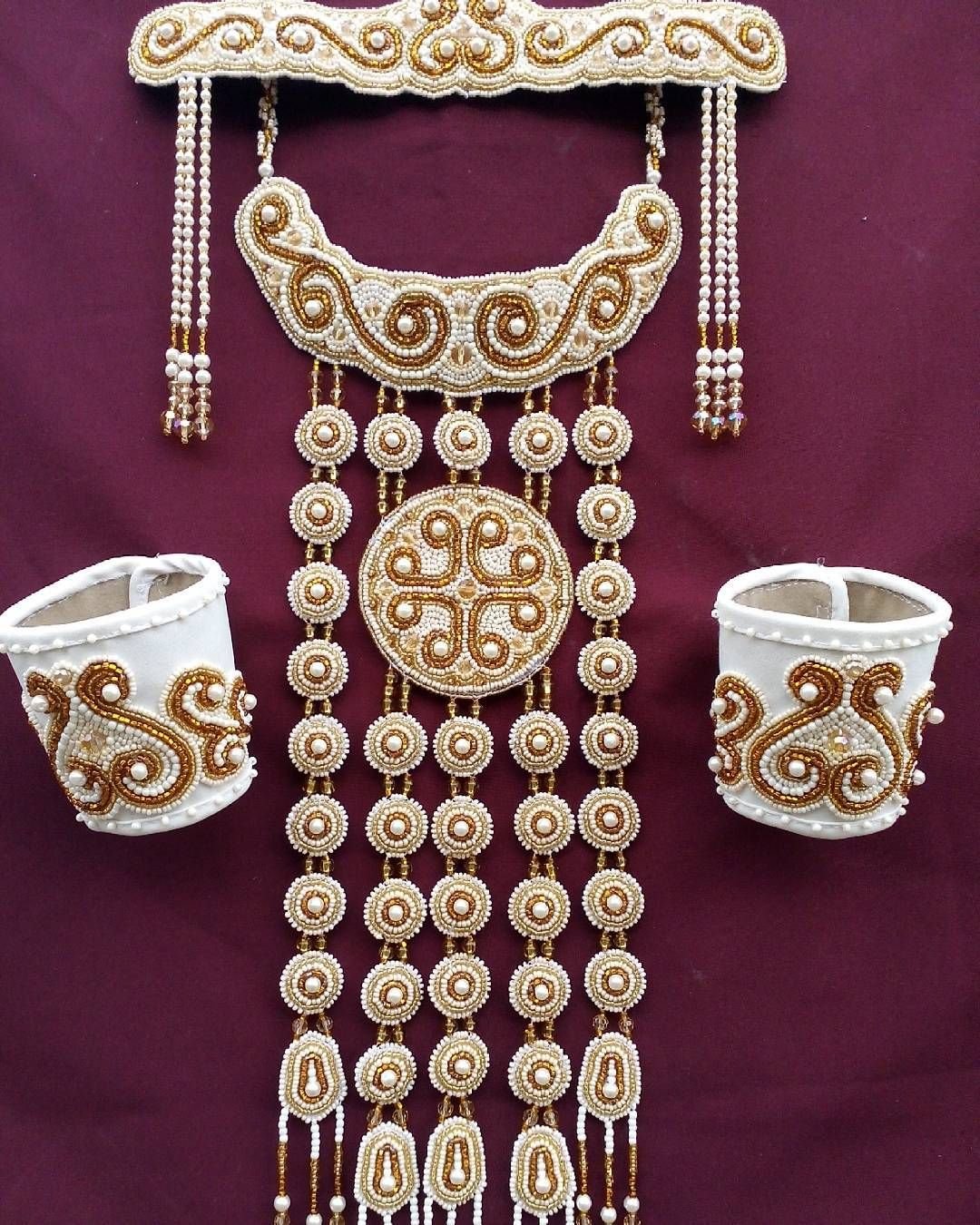 Армянский национальный костюм Сюник